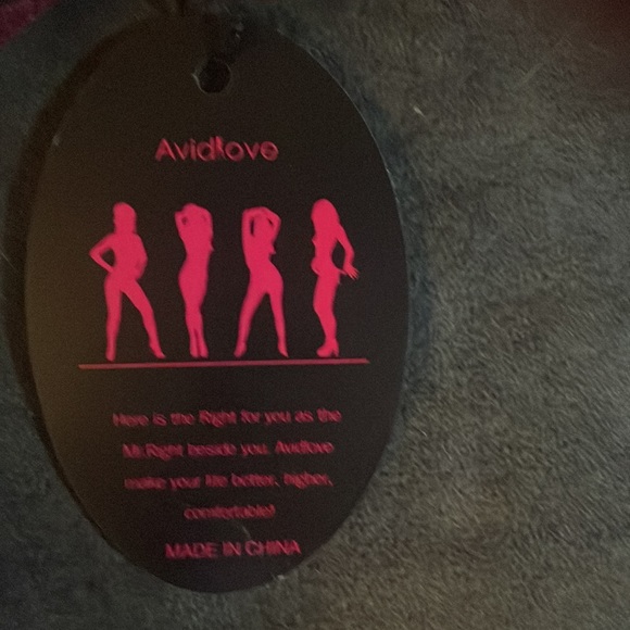 Very sexy lingerie by Avidhove size large and color is burgundy - Picture 4 of 4